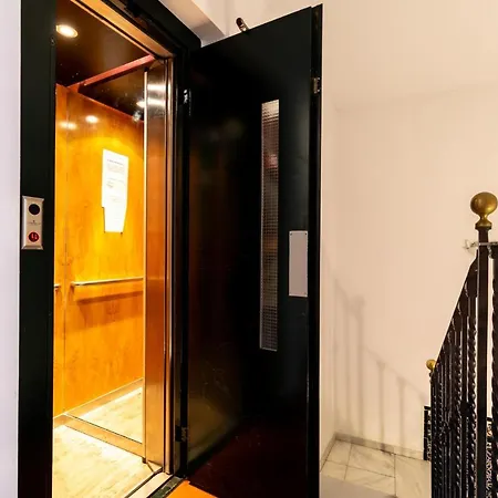 Atico Con Terraza San Juan De La Palma Appartement Séville